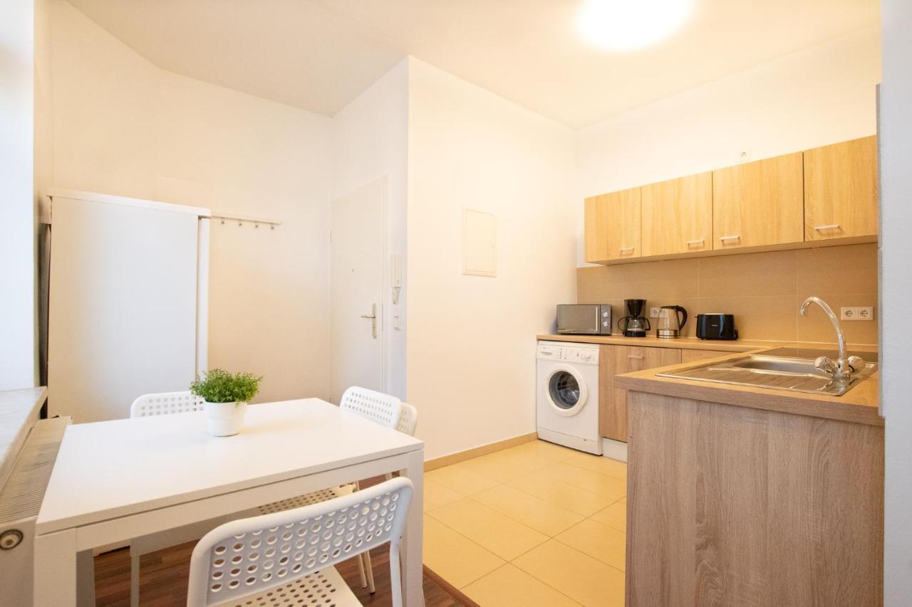 1 Room Apartments - 15min Messe DUS - 10min Oldtown Düsseldorf Buitenkant foto