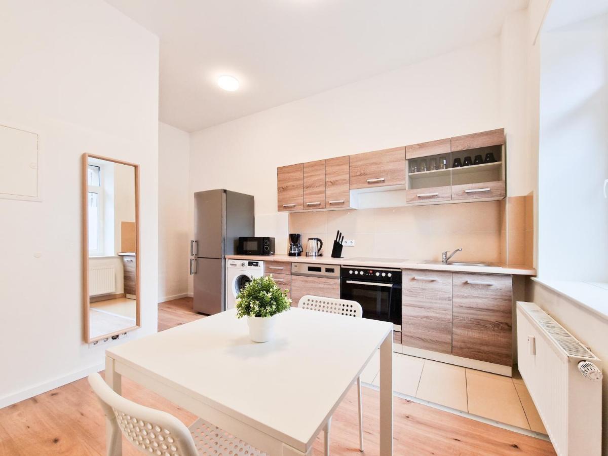 1 Room Apartments - 15min Messe DUS - 10min Oldtown Düsseldorf Buitenkant foto