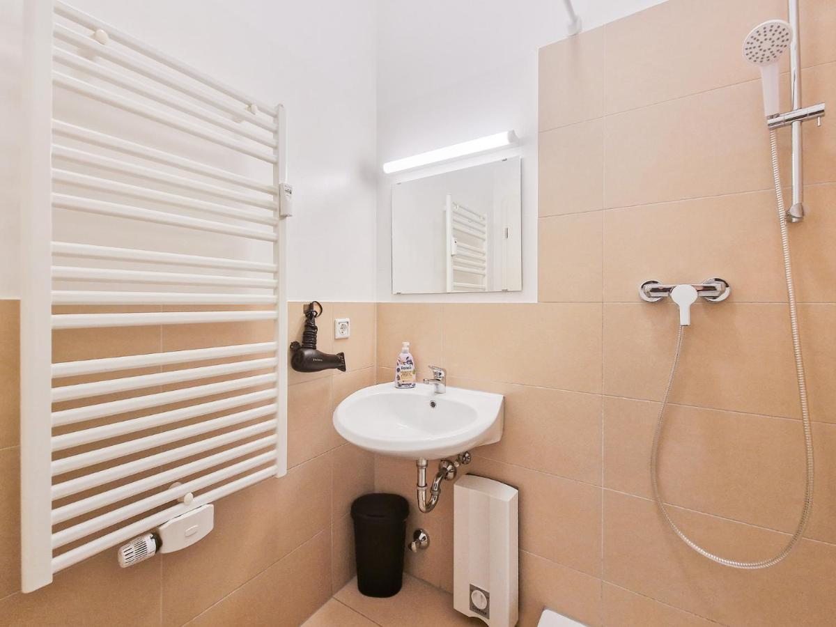 1 Room Apartments - 15min Messe DUS - 10min Oldtown Düsseldorf Buitenkant foto