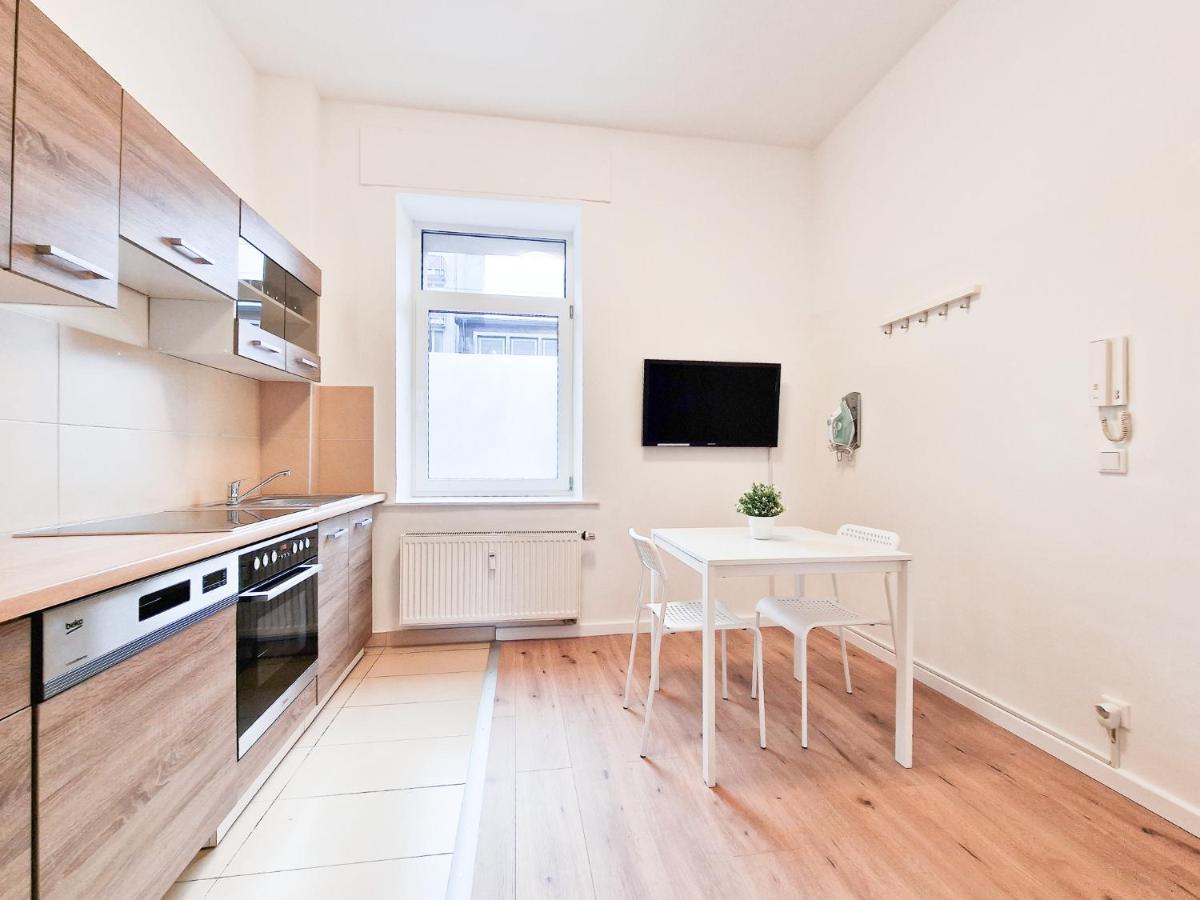 1 Room Apartments - 15min Messe DUS - 10min Oldtown Düsseldorf Buitenkant foto