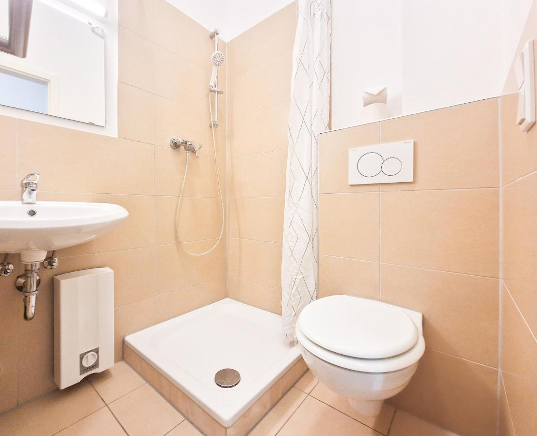 1 Room Apartments - 15min Messe DUS - 10min Oldtown Düsseldorf Buitenkant foto